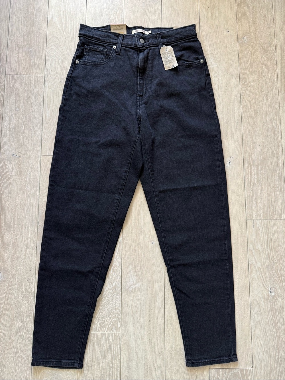 NWT Levi’s High Waisted Mom Jean in Black Women’s Size 30x29